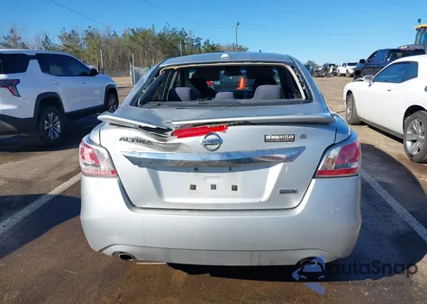 2015 Nissan Altima 2.5 S from USA, damaged, VIN 1N4AL3AP5FC465458